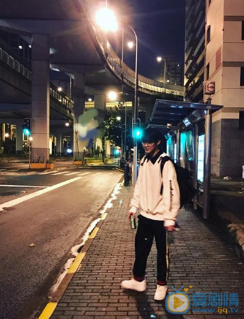 施展生活照 施展高清写真_施展高清剧照