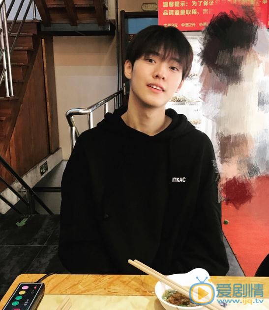 施展生活照 施展高清写真_施展高清剧照