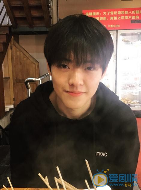 施展生活照 施展高清写真_施展高清剧照