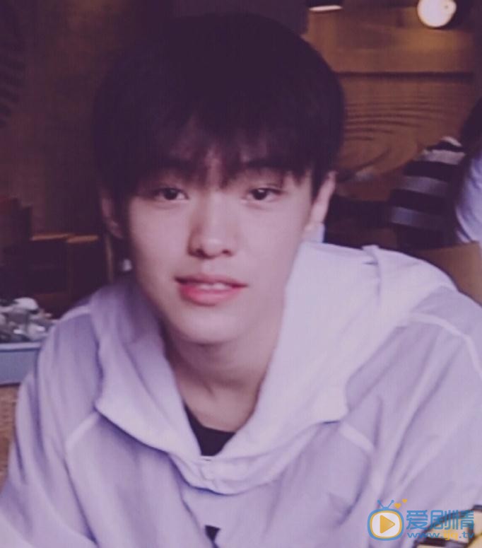 施展生活照 施展高清写真_施展高清剧照