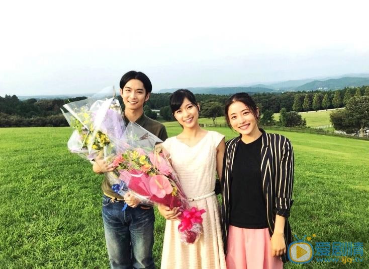 石原里美与他人合照 石原里美高清写真_石原里美高清剧照