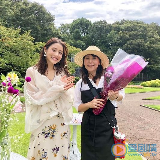 石原里美与他人合照 石原里美高清写真_石原里美高清剧照