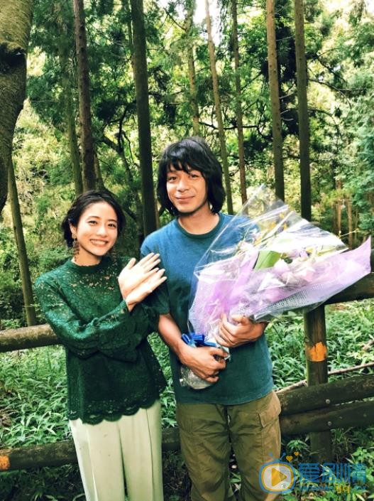 石原里美与他人合照 石原里美高清写真_石原里美高清剧照