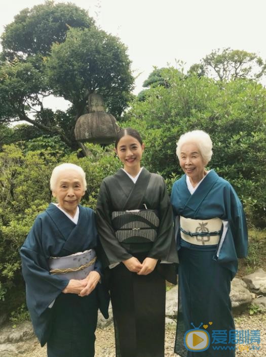 石原里美与他人合照 石原里美高清写真_石原里美高清剧照