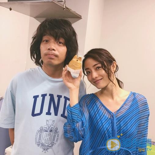 石原里美与他人合照 石原里美高清写真_石原里美高清剧照