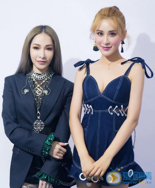 邵星颖与人合照 邵星颖高清写真_邵星颖高清剧照