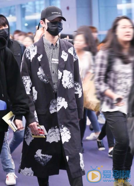 赖冠霖机场照 赖冠霖高清写真_赖冠霖高清剧照