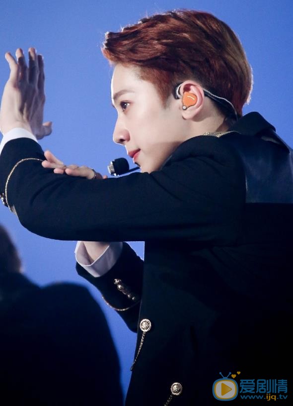 赖冠霖演唱会现场照 赖冠霖高清写真_赖冠霖高清剧照