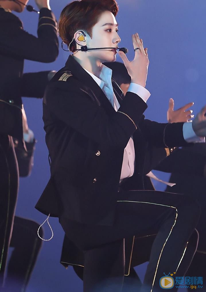 赖冠霖演唱会现场照 赖冠霖高清写真_赖冠霖高清剧照