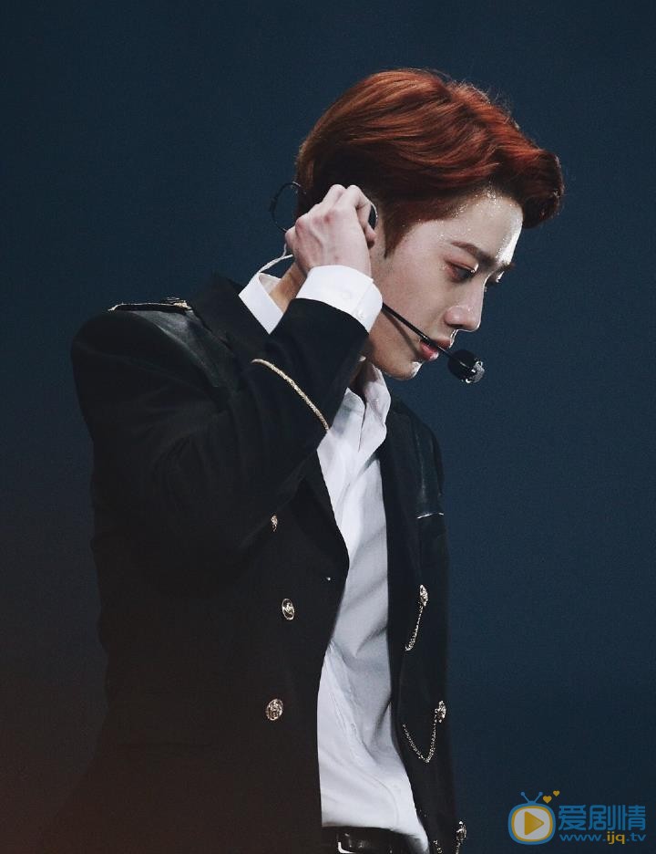 赖冠霖演唱会现场照 赖冠霖高清写真_赖冠霖高清剧照