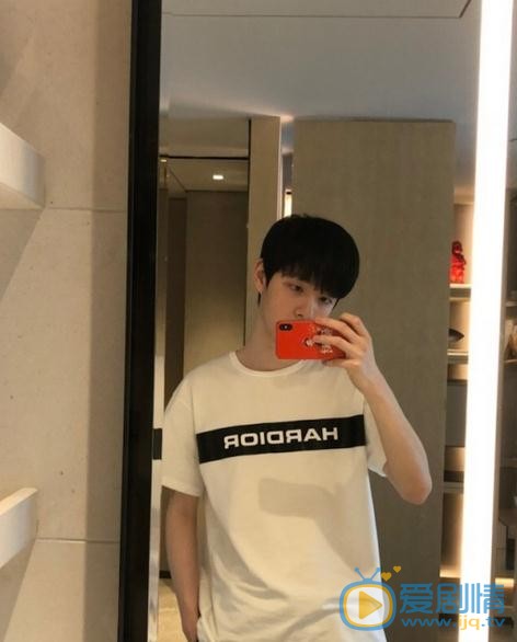 王喆自拍照 王喆高清写真_王喆高清剧照