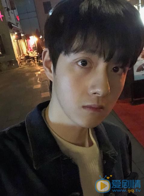 王喆生活照 王喆高清写真_王喆高清剧照