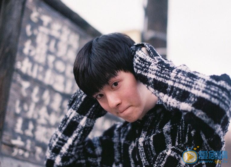 王喆街拍写真 王喆高清写真_王喆高清剧照