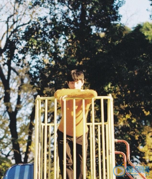 王喆街拍写真 王喆高清写真_王喆高清剧照