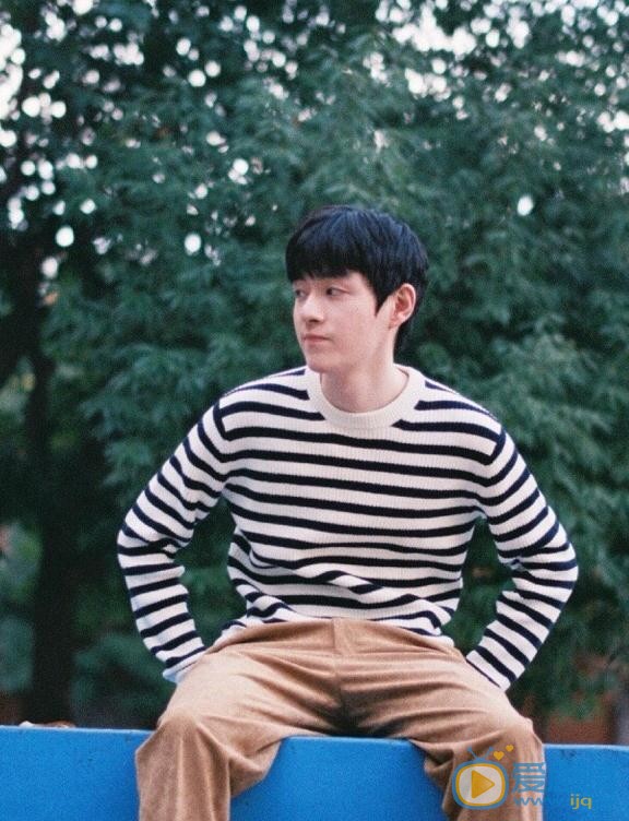 王喆街拍写真 王喆高清写真_王喆高清剧照