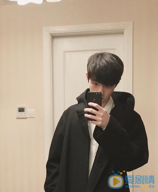 王喆自拍照 王喆高清写真_王喆高清剧照