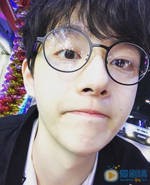 王喆生活照 王喆高清写真_王喆高清剧照