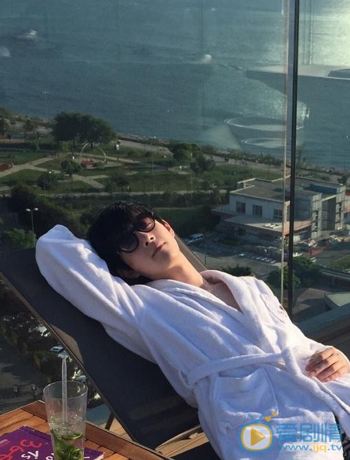 王喆生活照 王喆高清写真_王喆高清剧照