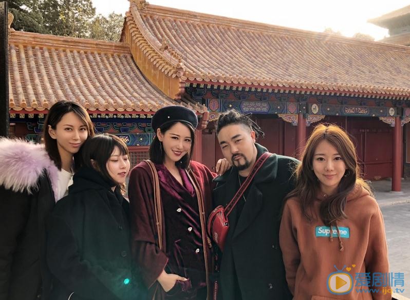 左岸潇与人合照 左岸潇高清写真_左岸潇高清剧照