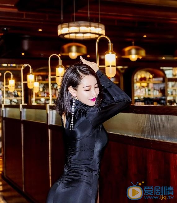 左岸潇与人合照 左岸潇高清写真_左岸潇高清剧照