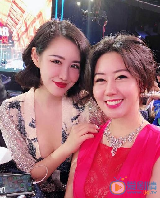 左岸潇与人合照 左岸潇高清写真_左岸潇高清剧照