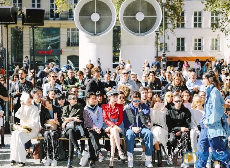 左岸潇与人合照 左岸潇高清写真_左岸潇高清剧照