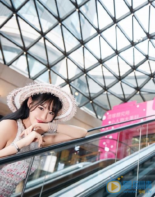 左岸潇粉色写真 左岸潇高清写真_左岸潇高清剧照