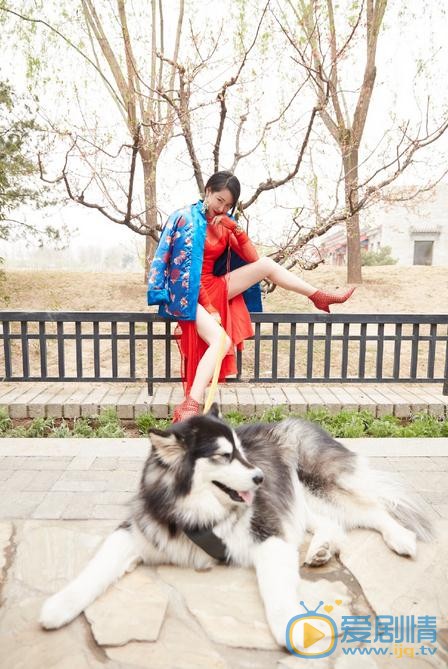 左岸潇红色写真 左岸潇高清写真_左岸潇高清剧照