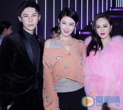 左岸潇与人合照 左岸潇高清写真_左岸潇高清剧照