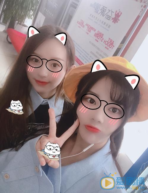 胡晓慧与人合照 胡晓慧高清写真_胡晓慧高清剧照
