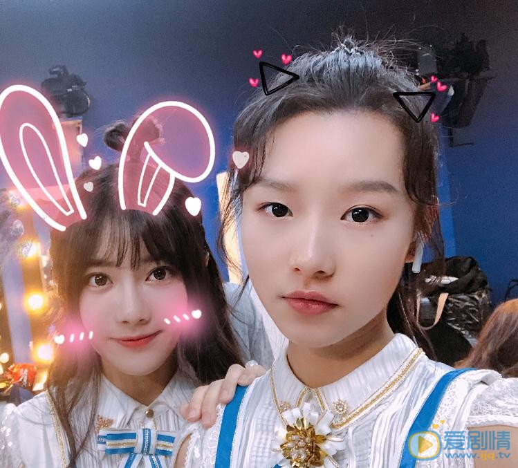 胡晓慧与人合照 胡晓慧高清写真_胡晓慧高清剧照