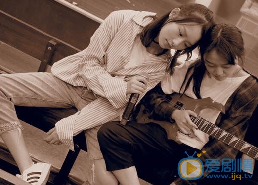 马玉灵与人合照 马玉灵高清写真_马玉灵高清剧照