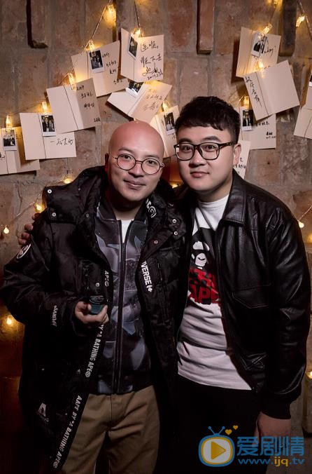 孔连顺与他人合照 孔连顺高清写真_孔连顺高清剧照