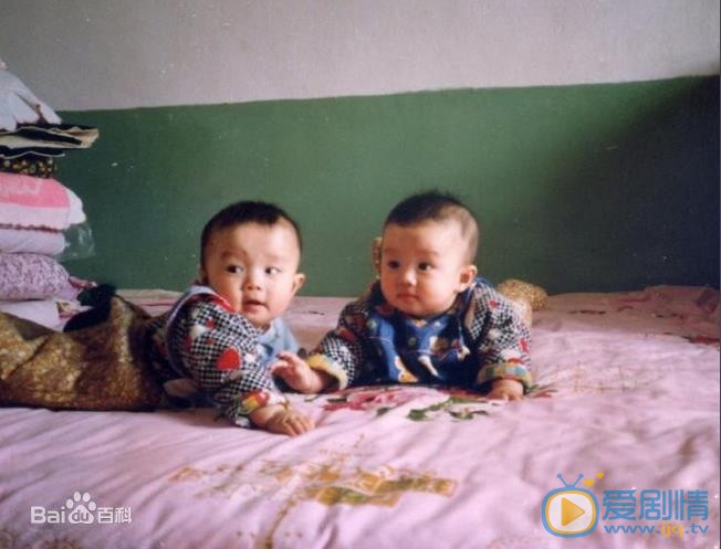 苑子文双胞胎合照 苑子文高清写真_苑子文高清剧照