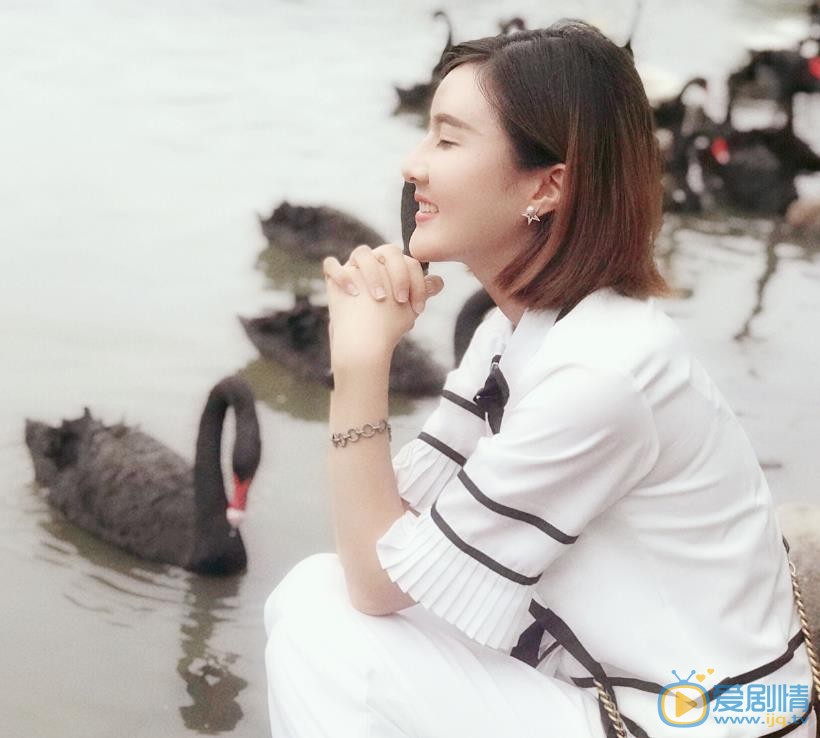 范雨彤校园写真 范雨彤高清写真_范雨彤高清剧照