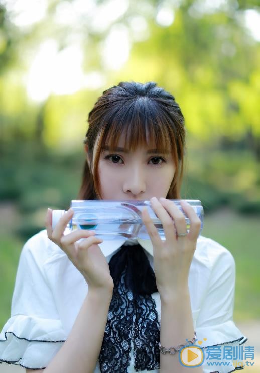 范雨彤校园写真 范雨彤高清写真_范雨彤高清剧照