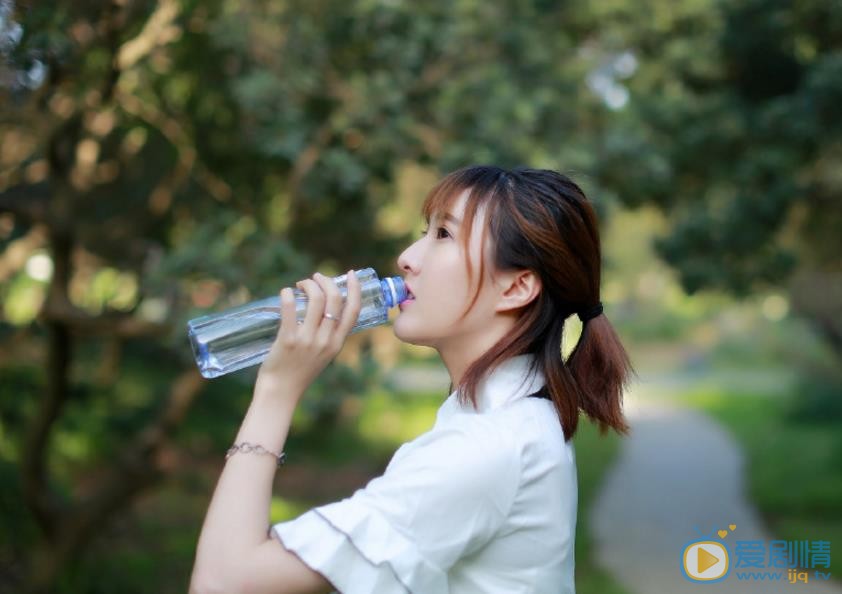 范雨彤校园写真 范雨彤高清写真_范雨彤高清剧照