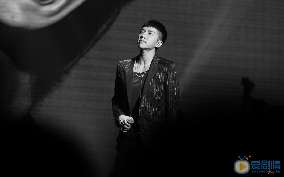 李昇基演唱会现场照 李昇基高清写真_李昇基高清剧照