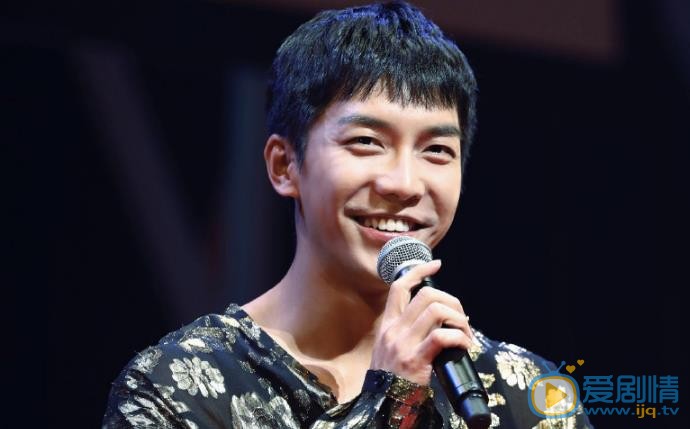 李昇基演唱会现场照 李昇基高清写真_李昇基高清剧照