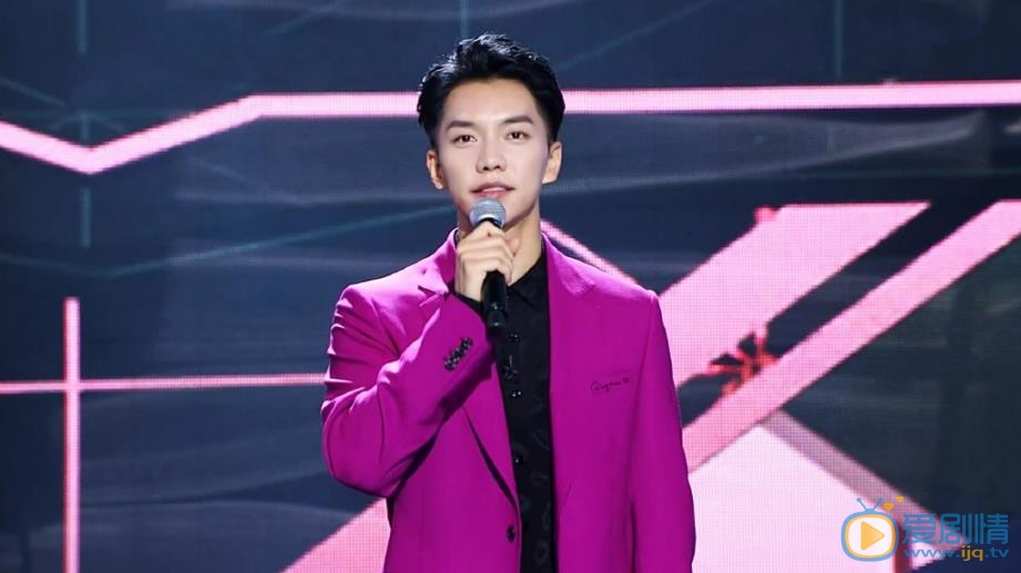 李昇基演唱会现场照 李昇基高清写真_李昇基高清剧照