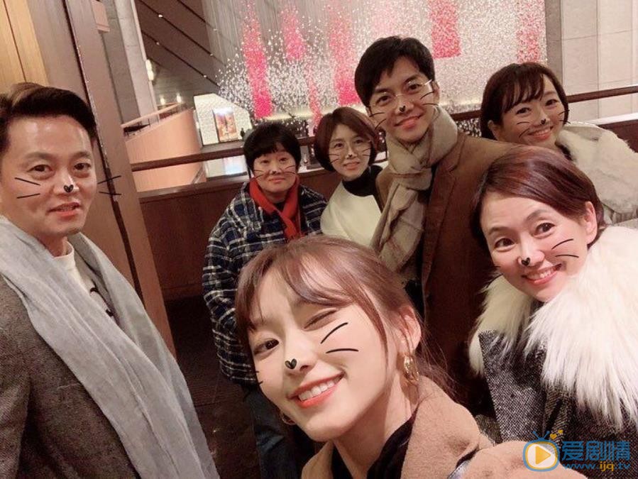 李昇基与人合照 李昇基高清写真_李昇基高清剧照