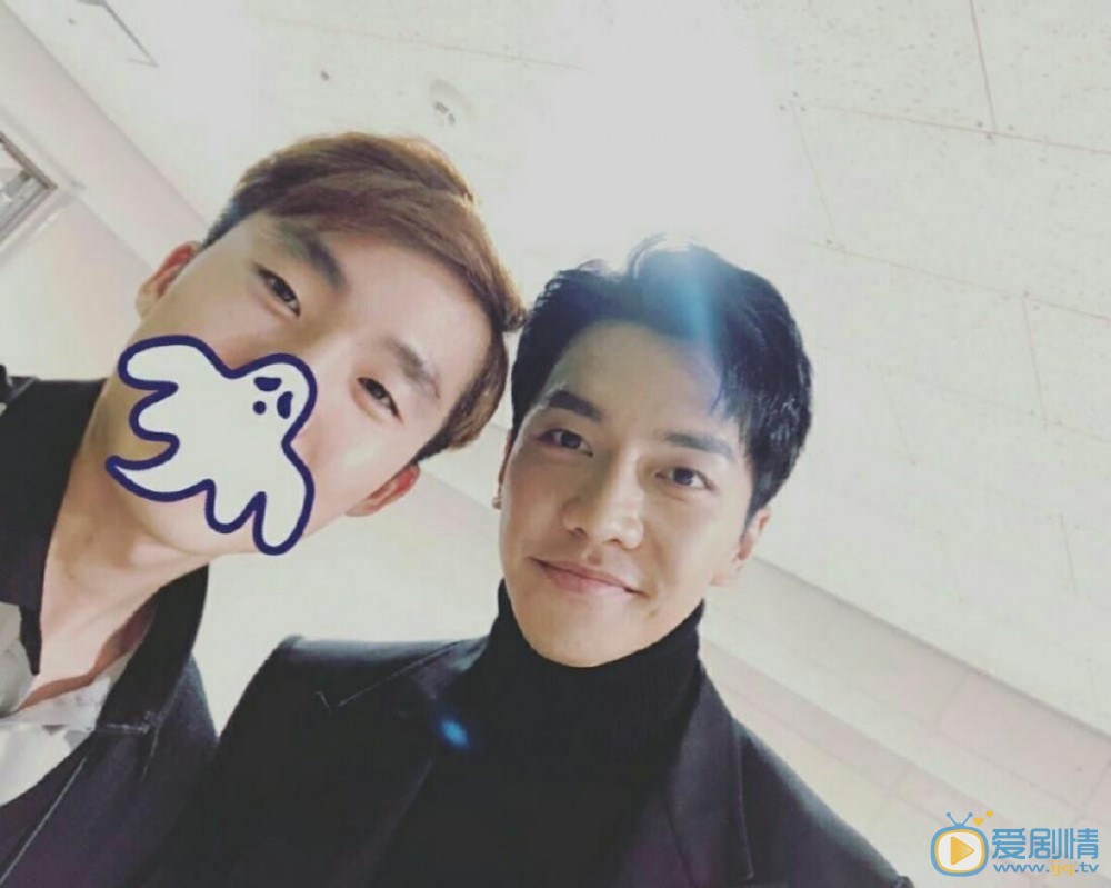 李昇基与人合照 李昇基高清写真_李昇基高清剧照
