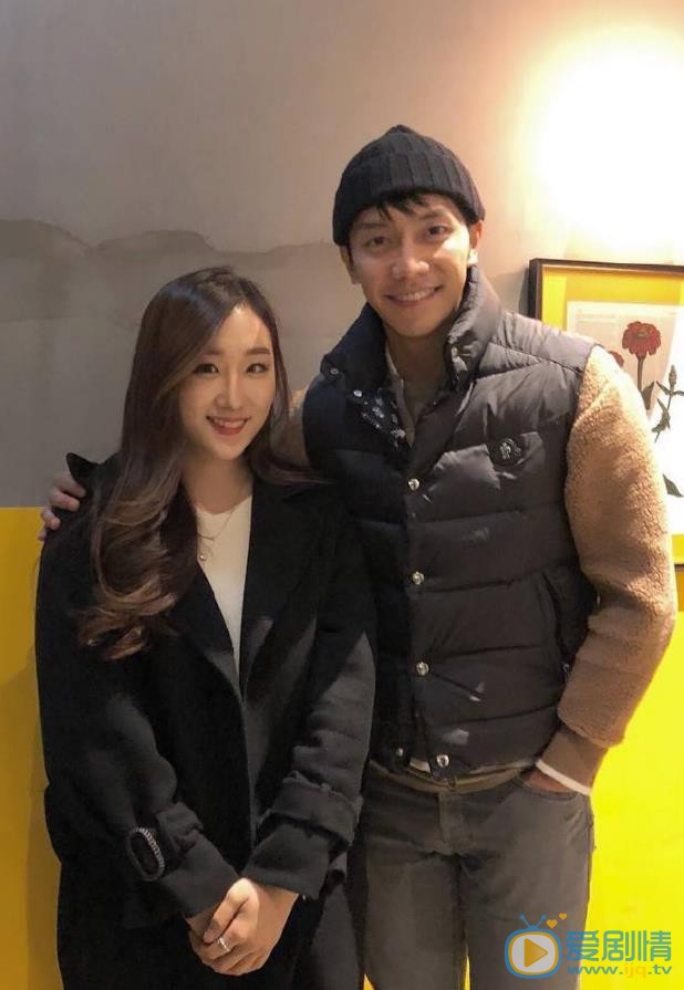 李昇基与人合照 李昇基高清写真_李昇基高清剧照