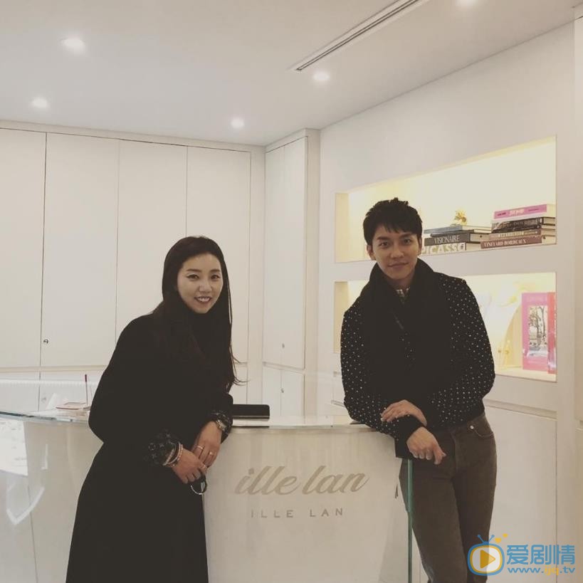 李昇基与人合照 李昇基高清写真_李昇基高清剧照