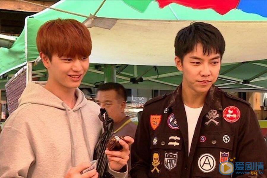 李昇基与人合照 李昇基高清写真_李昇基高清剧照