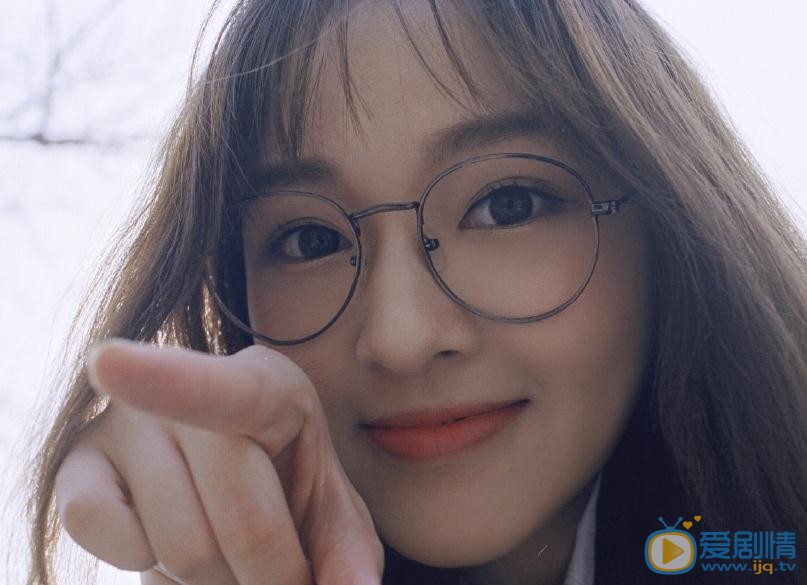 黄恩茹制服写真 黄恩茹高清写真_黄恩茹高清剧照