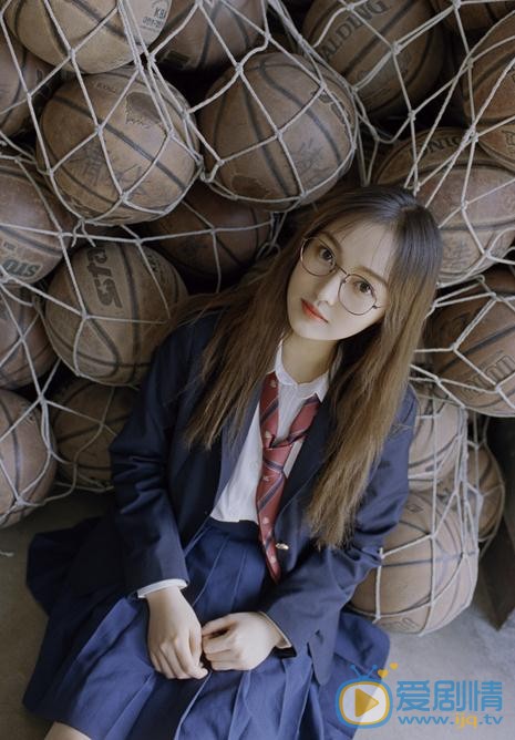 黄恩茹制服写真 黄恩茹高清写真_黄恩茹高清剧照