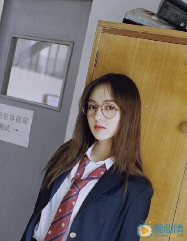 黄恩茹制服写真 黄恩茹高清写真_黄恩茹高清剧照