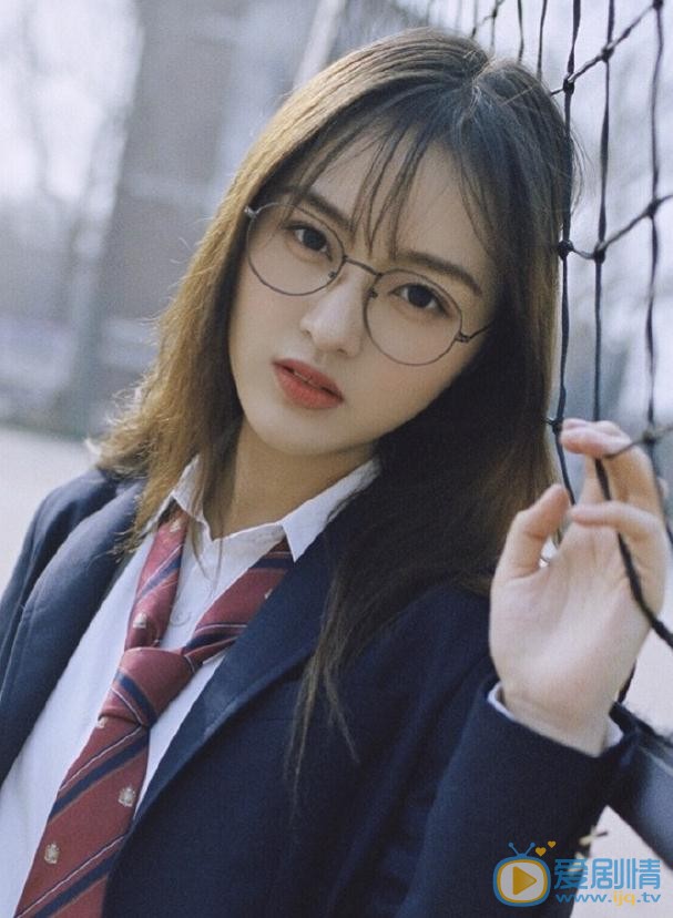黄恩茹制服写真 黄恩茹高清写真_黄恩茹高清剧照