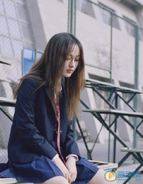 黄恩茹制服写真 黄恩茹高清写真_黄恩茹高清剧照
